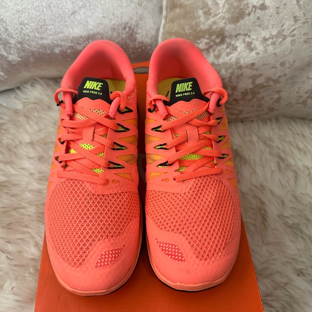 WOMENS NIKE FREE